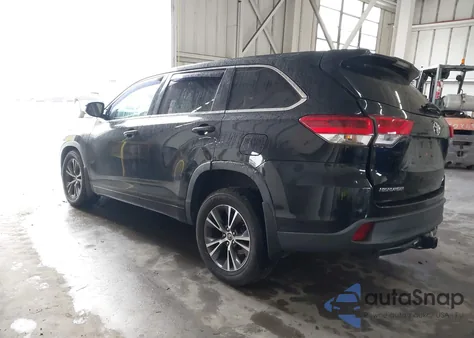2018 Toyota Highlander Le Plus from USA, damaged, VIN 5TDBZRFH4JS490831